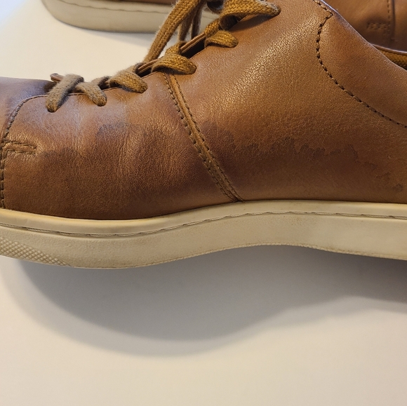 Clarks mens casual leather shoe Size 11M (water stains) - Picture 3 of 11